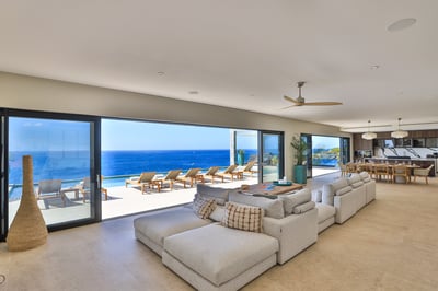 Luxury Villa Photo #18