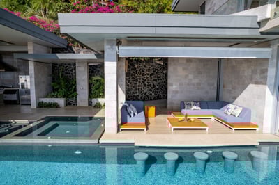 Luxury Villa Photo #4