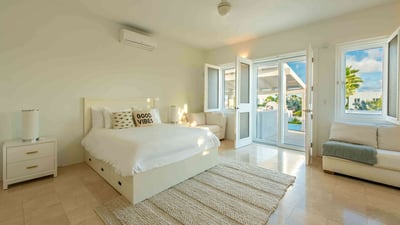 Luxury Villa Photo #28
