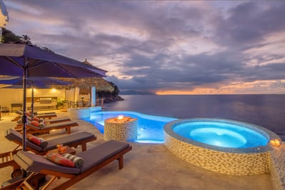 Luxury Villa Photo #11