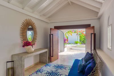 Luxury Villa Photo #23