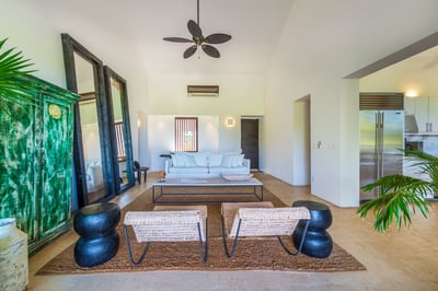 Luxury Villa Photo #11