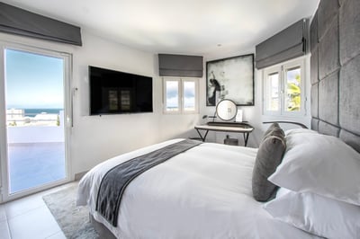Luxury Villa Photo #37