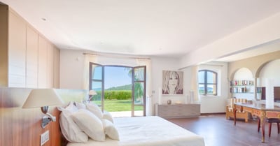 Luxury Villa Photo #22
