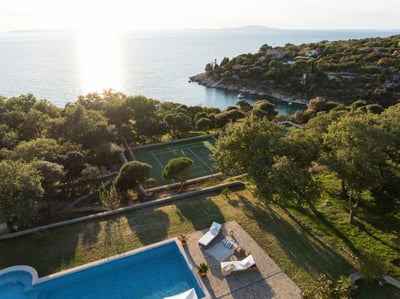 Luxury Villa Photo #9
