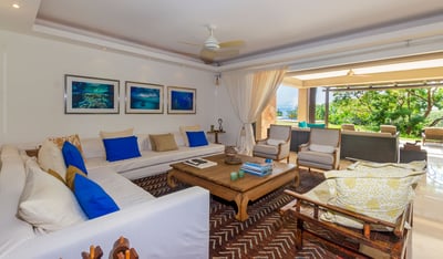 Luxury Villa Photo #8