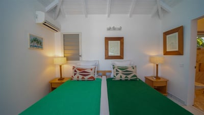 Luxury Villa Photo #26