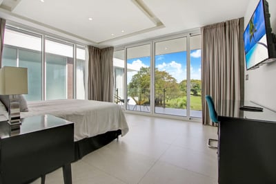 Luxury Villa Photo #48