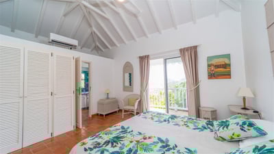 Luxury Villa Photo #34