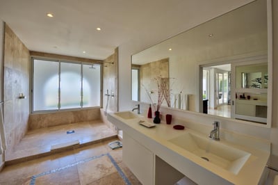 Luxury Villa Photo #36