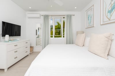 Luxury Villa Photo #23