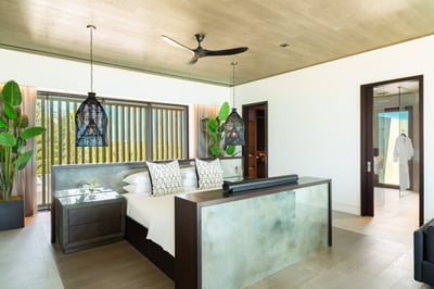 Luxury Villa Photo #17