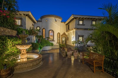 Luxury Villa Photo #11