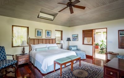 Luxury Villa Photo #9