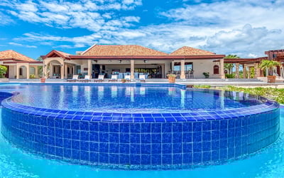Luxury Villa Photo #2