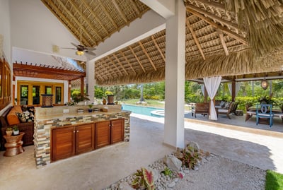 Luxury Villa Photo #15