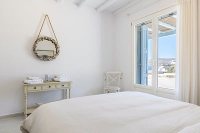 Luxury Villa Photo #29