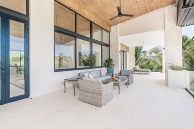 Luxury Villa Photo #15