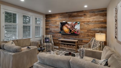 Sitting area with TV