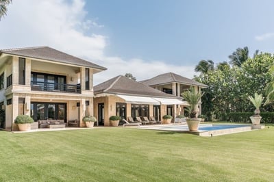 Luxury Villa Photo #3