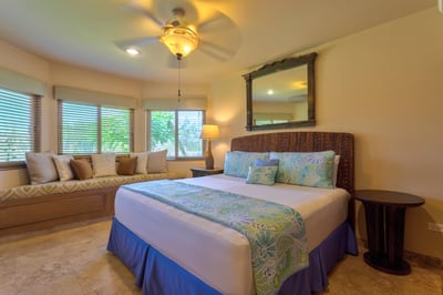 Luxury Villa Photo #30