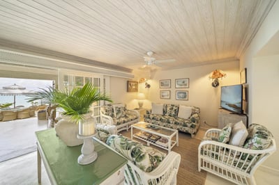 Luxury Villa Photo #18