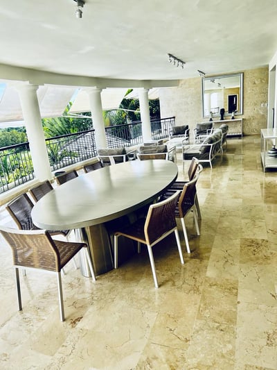 Luxury Villa Photo #4