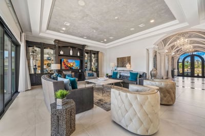 Luxury Villa Photo #15