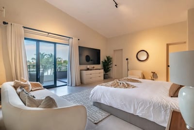 Luxury Villa Photo #31