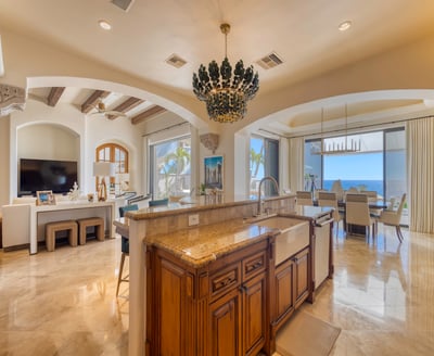 Luxury Villa Photo #20