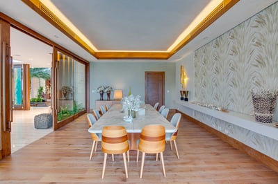 Luxury Villa Photo #34