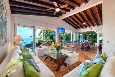 Luxury Villa Photo #17