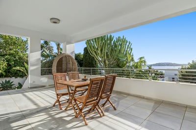 Luxury Villa Photo #6