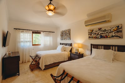 Luxury Villa Photo #35