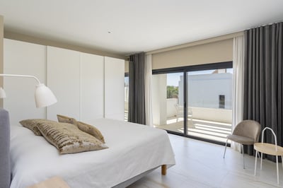 Luxury Villa Photo #16