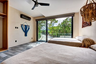Luxury Villa Photo #35