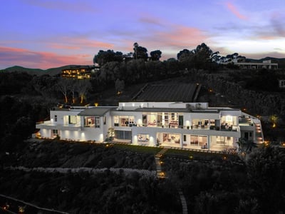 Luxury Villa Photo #4