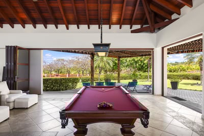 Luxury Villa Photo #28