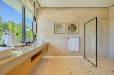 Luxury Villa Photo #29