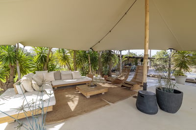 Luxury Villa Photo #6