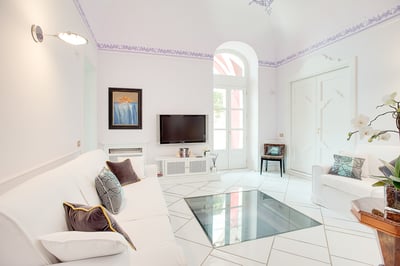 Luxury Villa Photo #16