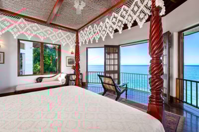 Luxury Villa Photo #16