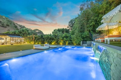 Luxury Villa Photo #3