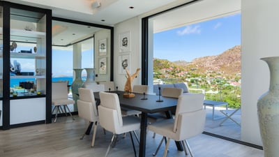 Luxury Villa Photo #37