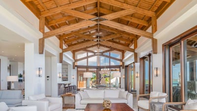 Luxury Villa Photo #14