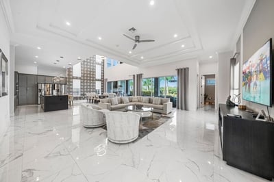 Luxury Villa Photo #12
