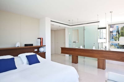 Luxury Villa Photo #26