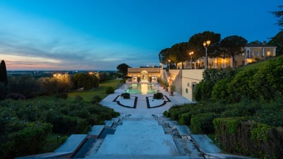 Luxury Villa Photo #7