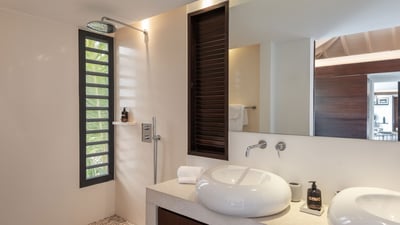 Luxury Villa Photo #15