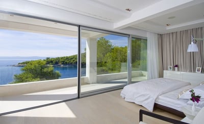 Luxury Villa Photo #17